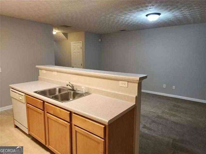 Townhouse For Rent - 6129 Brookechase Lane<br/> Norcross, GA 30093
