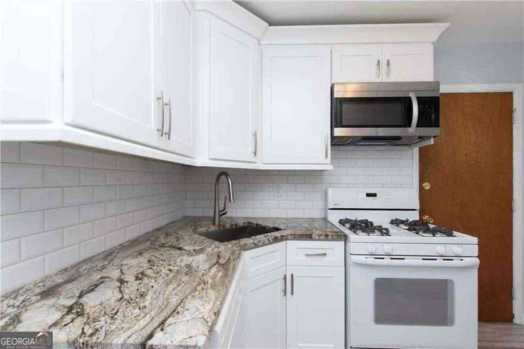 Condo For Rent - 3660 Peachtree Road NE #J5<br/> Atlanta, GA 30319