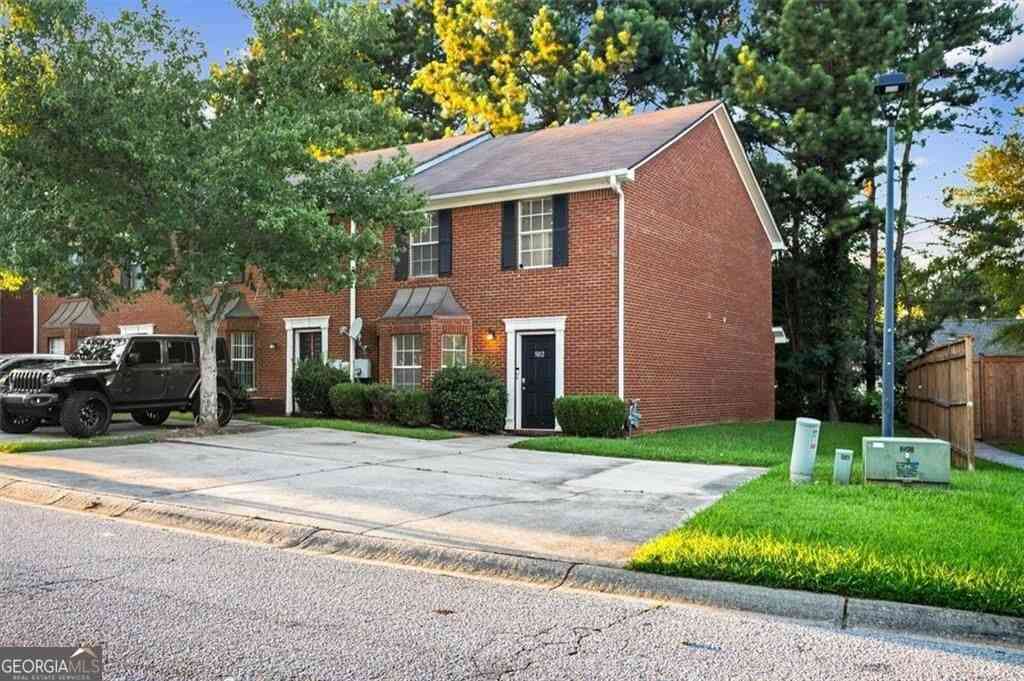 Townhouse For Rent - 5812 Wind Gate Lane<br/> Lithonia, GA 30058