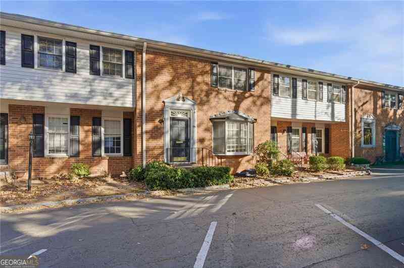 Condo For Rent - 6520 Roswell Road #79<br/> Sandy Springs, GA 30328