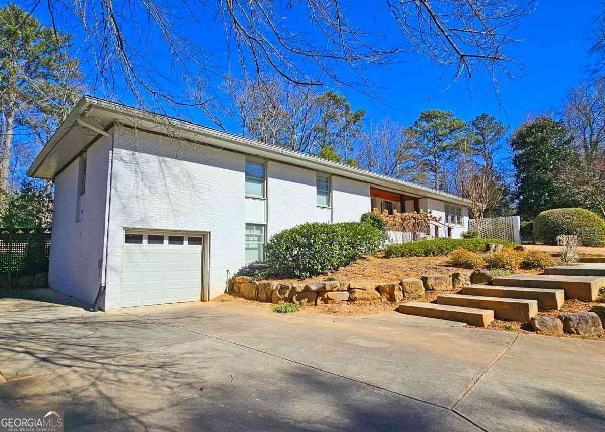 Homes For Rent - 1131 Milmar Drive NW<br/> Atlanta, GA 30327