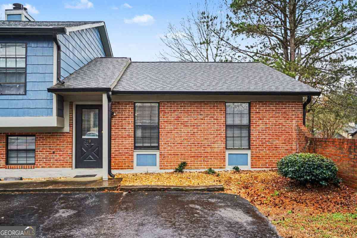 Townhouse For Rent - 1205 Natchez Trace SW #A<br/> Marietta, GA 30008