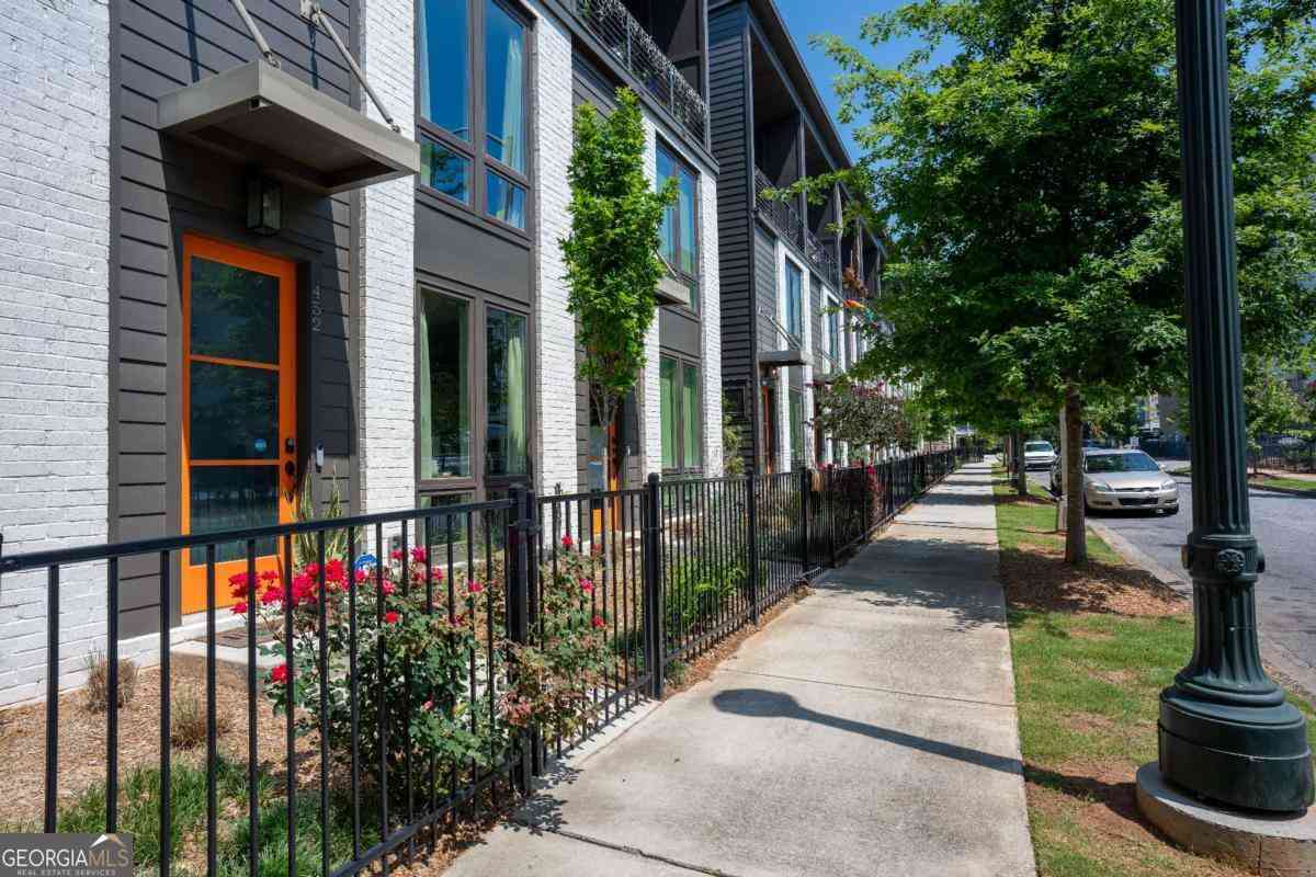 Townhouse For Rent - 452 Latta Street NE #27<br/> Atlanta, GA 30308