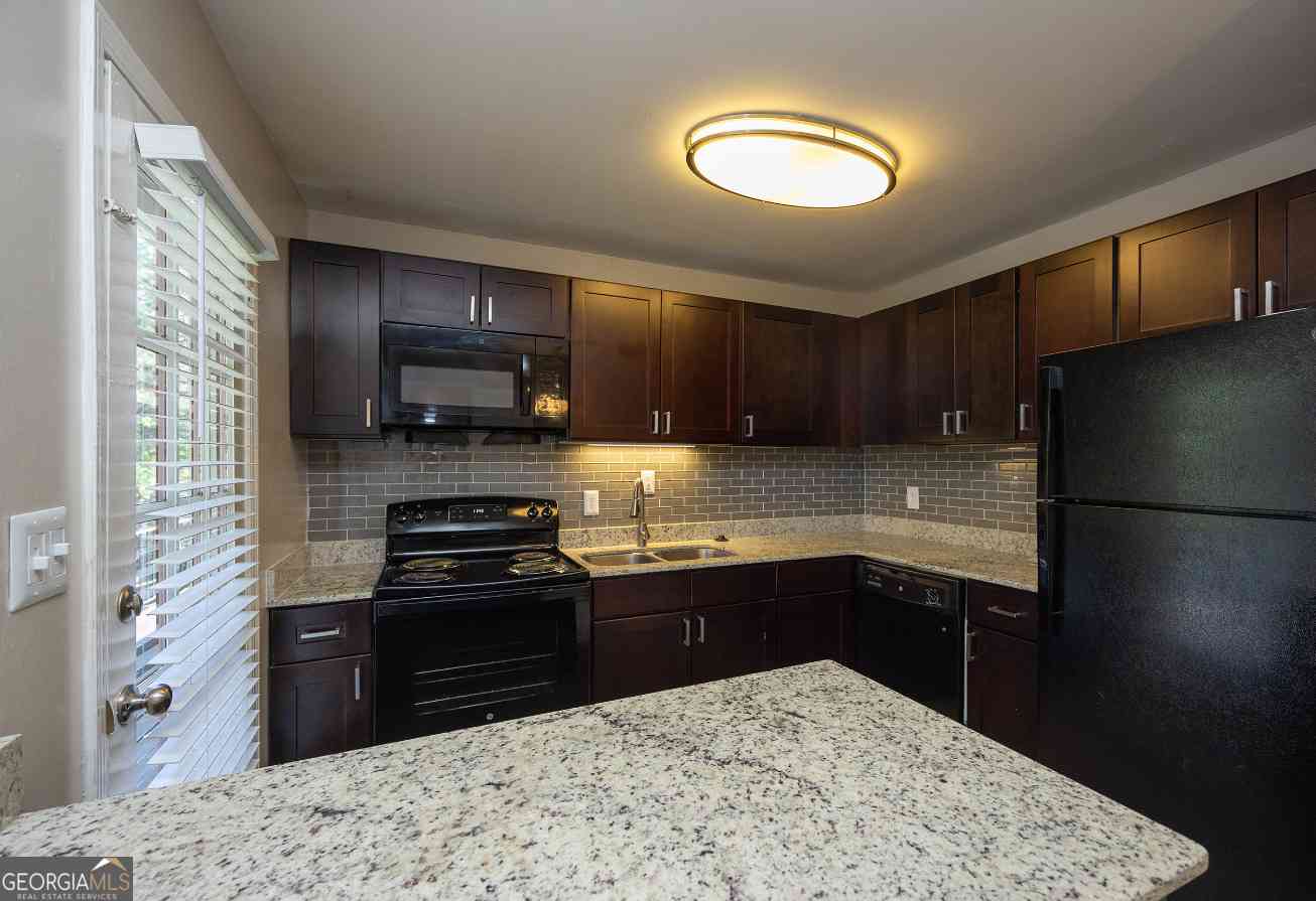 Apartment For Rent - 4883 Roswell Road #5H<br/> Atlanta, GA 30342