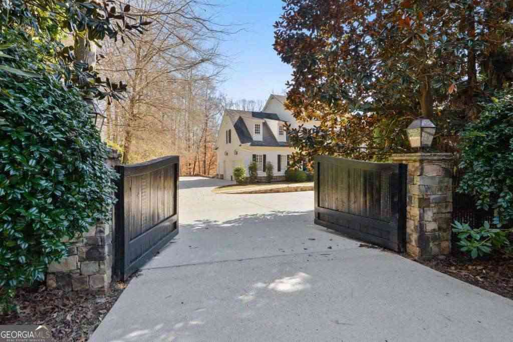 Homes For Rent - 1124 Moores Mill Road NW<br/> Atlanta, GA 30327