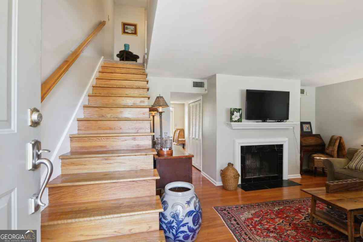 Condo For Rent - 73 La Rue Place NW<br/> Atlanta, GA 30327