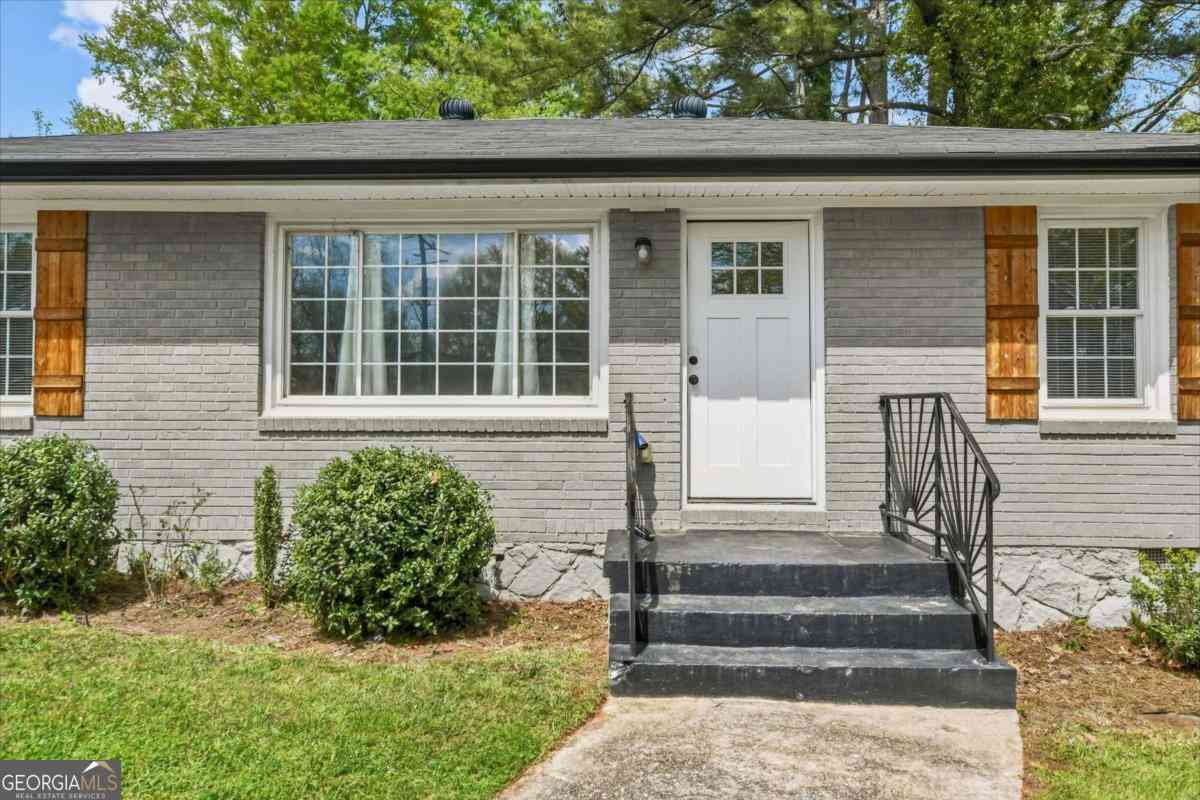 Homes For Rent - 2866 Belvedere Lane<br/> Decatur, GA 30032