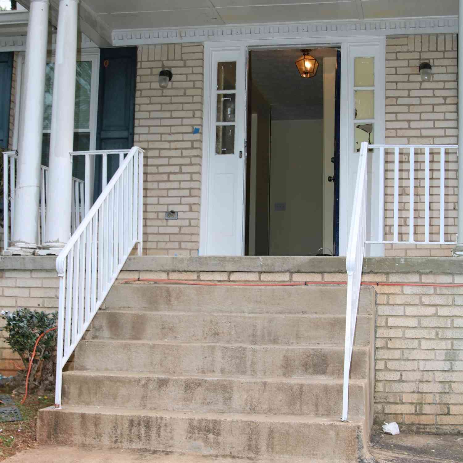 Homes For Rent - 4001 Stoneview Court<br/> Stone Mountain, GA 30083