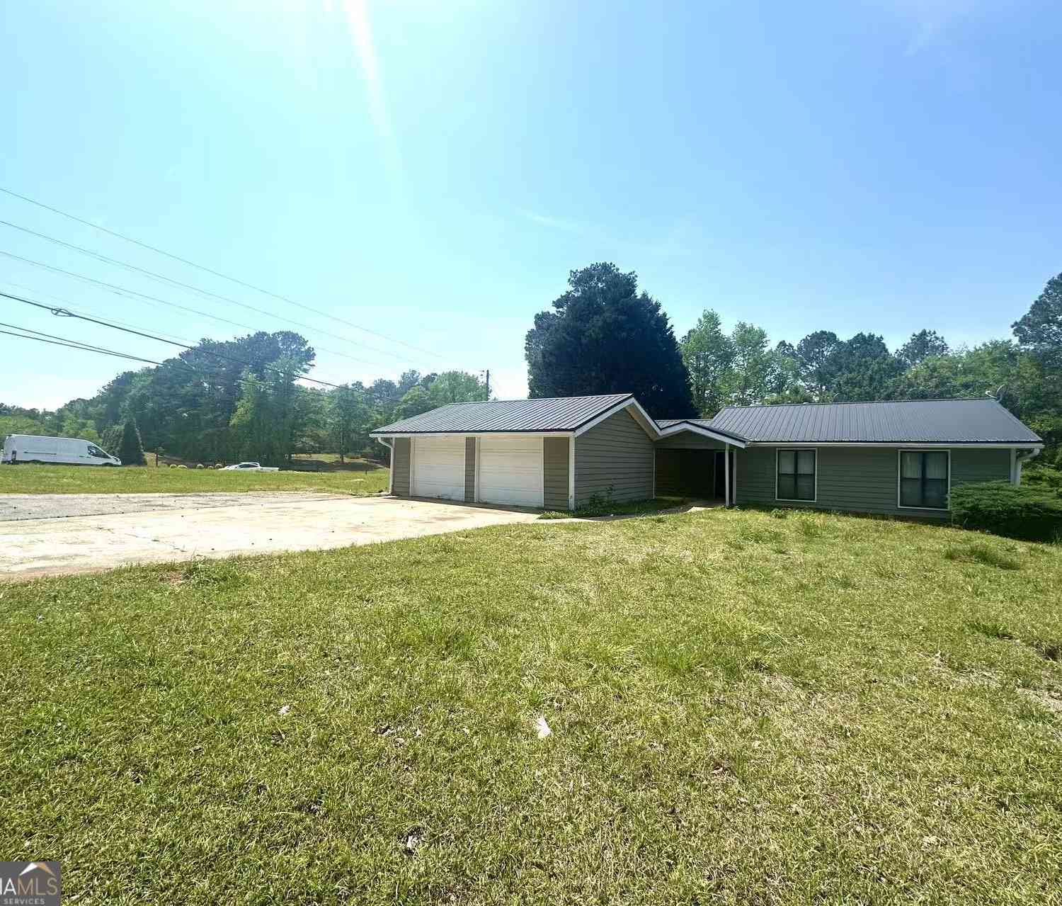 Homes For Rent - 100 Lakeview Lane<br/> Fayetteville, GA 30214
