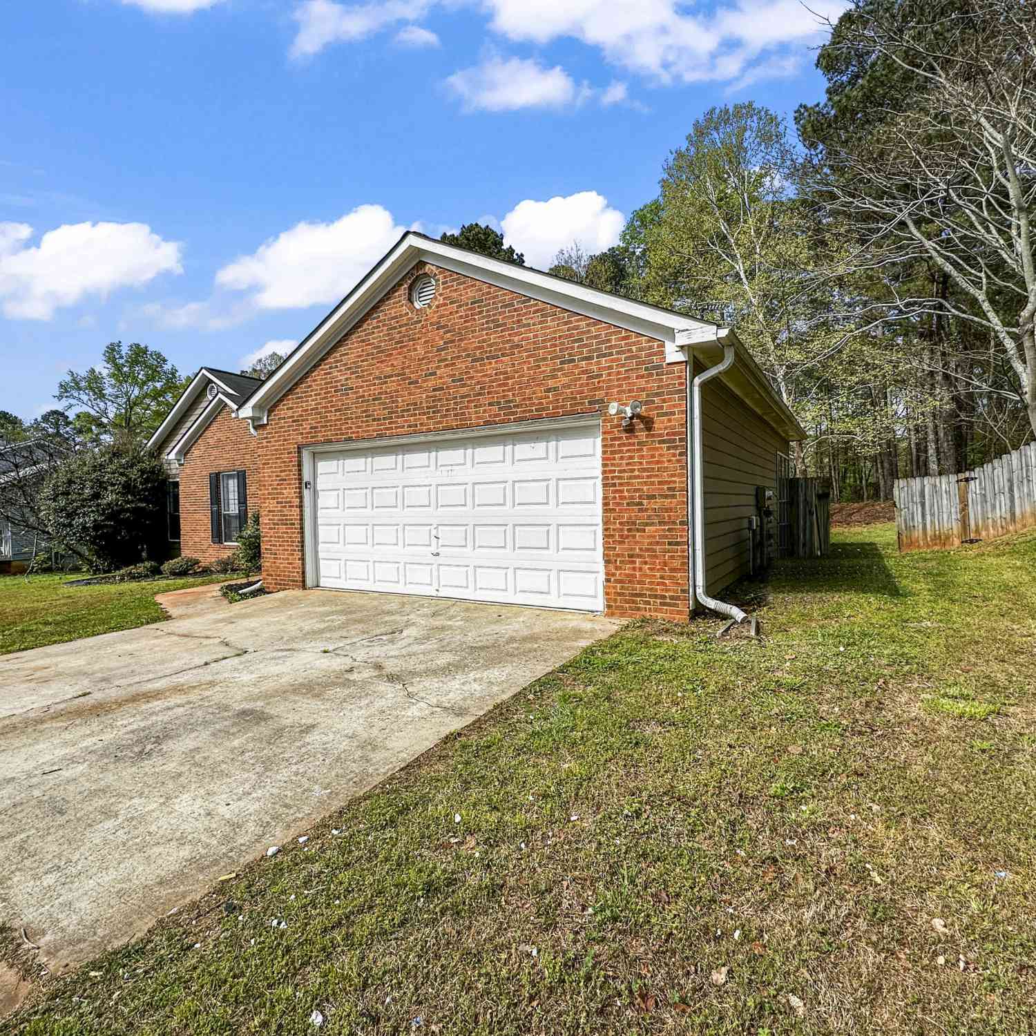 Homes For Rent - 11647 Matthews Trail<br/> Hampton, GA 30228