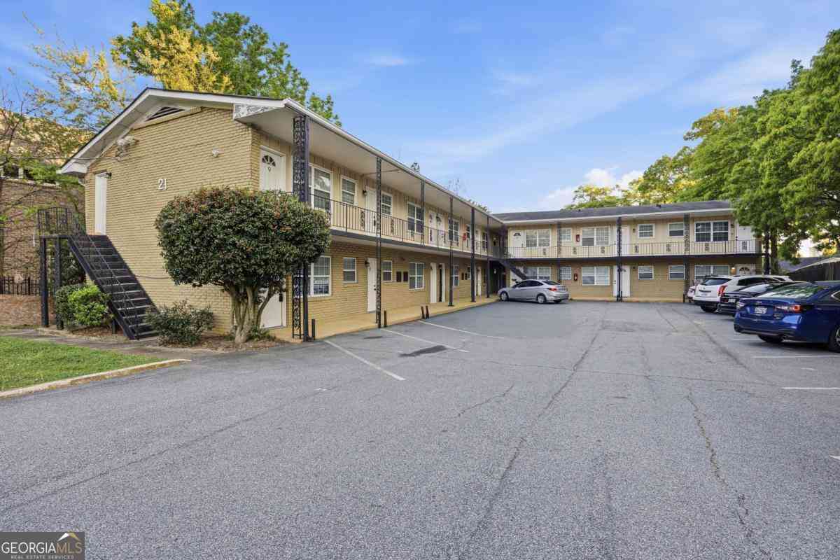 Apartment For Rent - 21 NE Delmont Drive NE #3<br/> Atlanta, GA 30305
