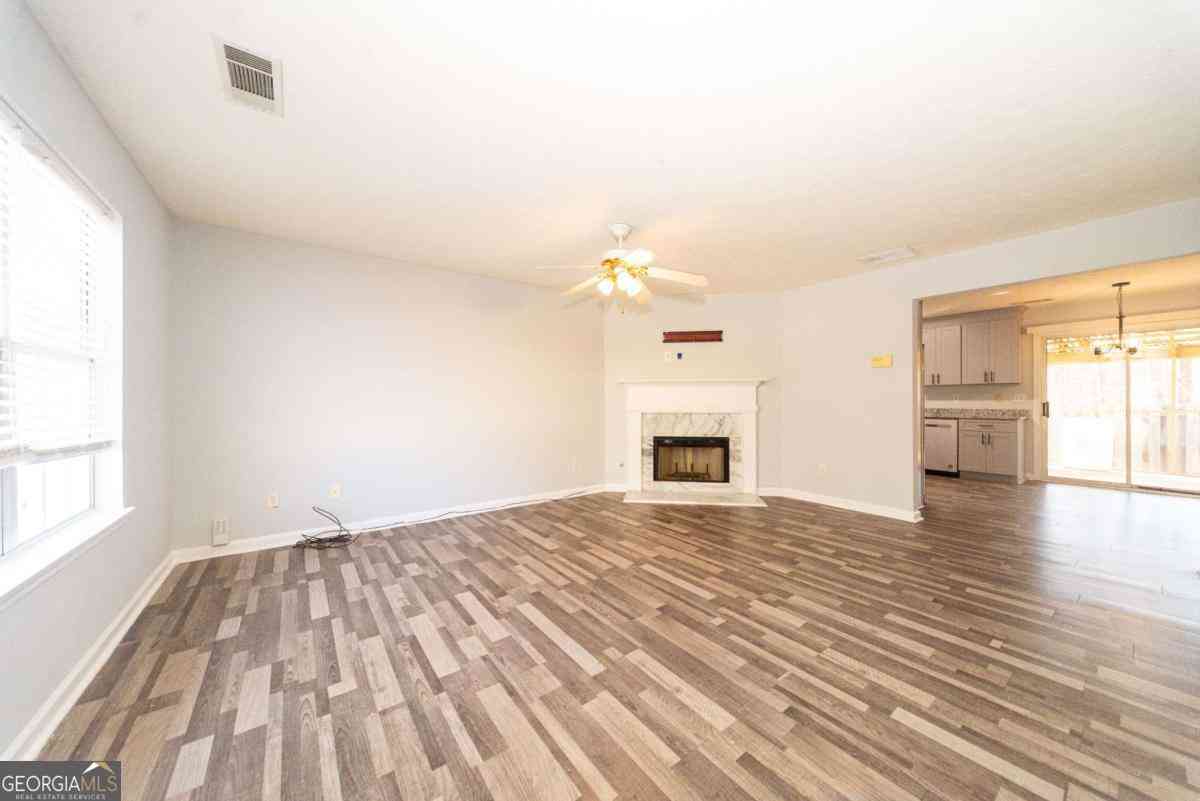 Homes For Rent - 811 Sugar Oak Lane<br/> Lawrenceville, GA 30043