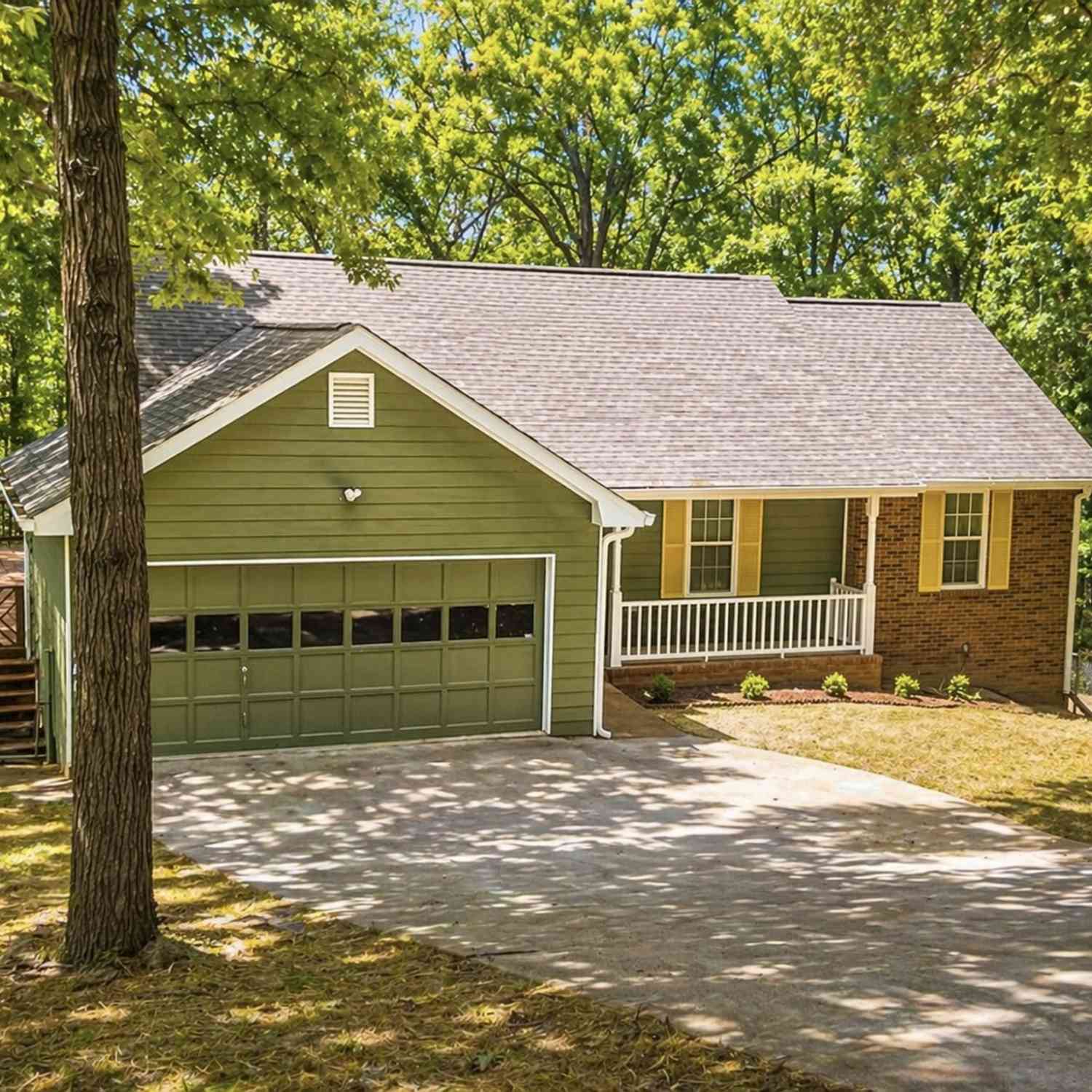Homes For Rent - 217 Briarpatch Court<br/> Stockbridge, GA 30281