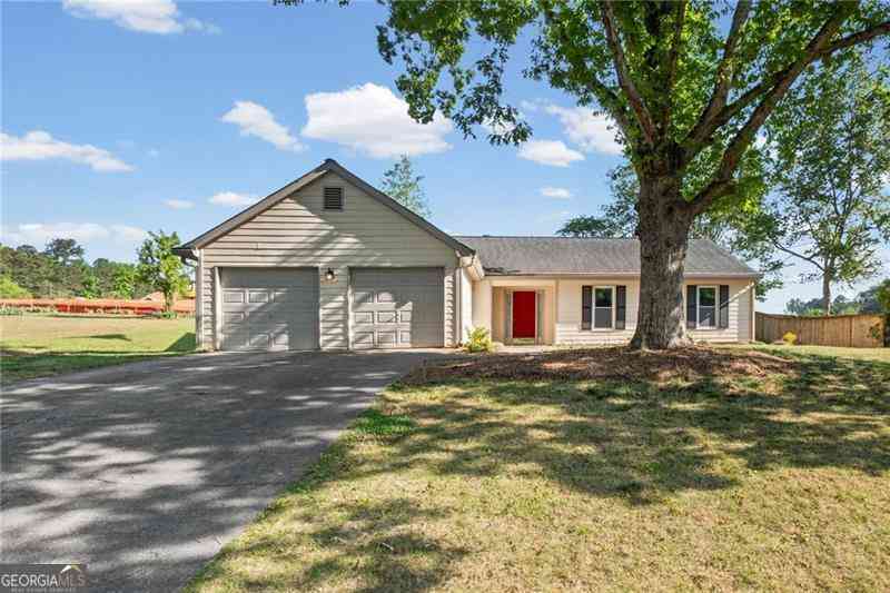 Homes For Rent - 1194 Meadow Oaks Drive NW<br/> Acworth, GA 30102