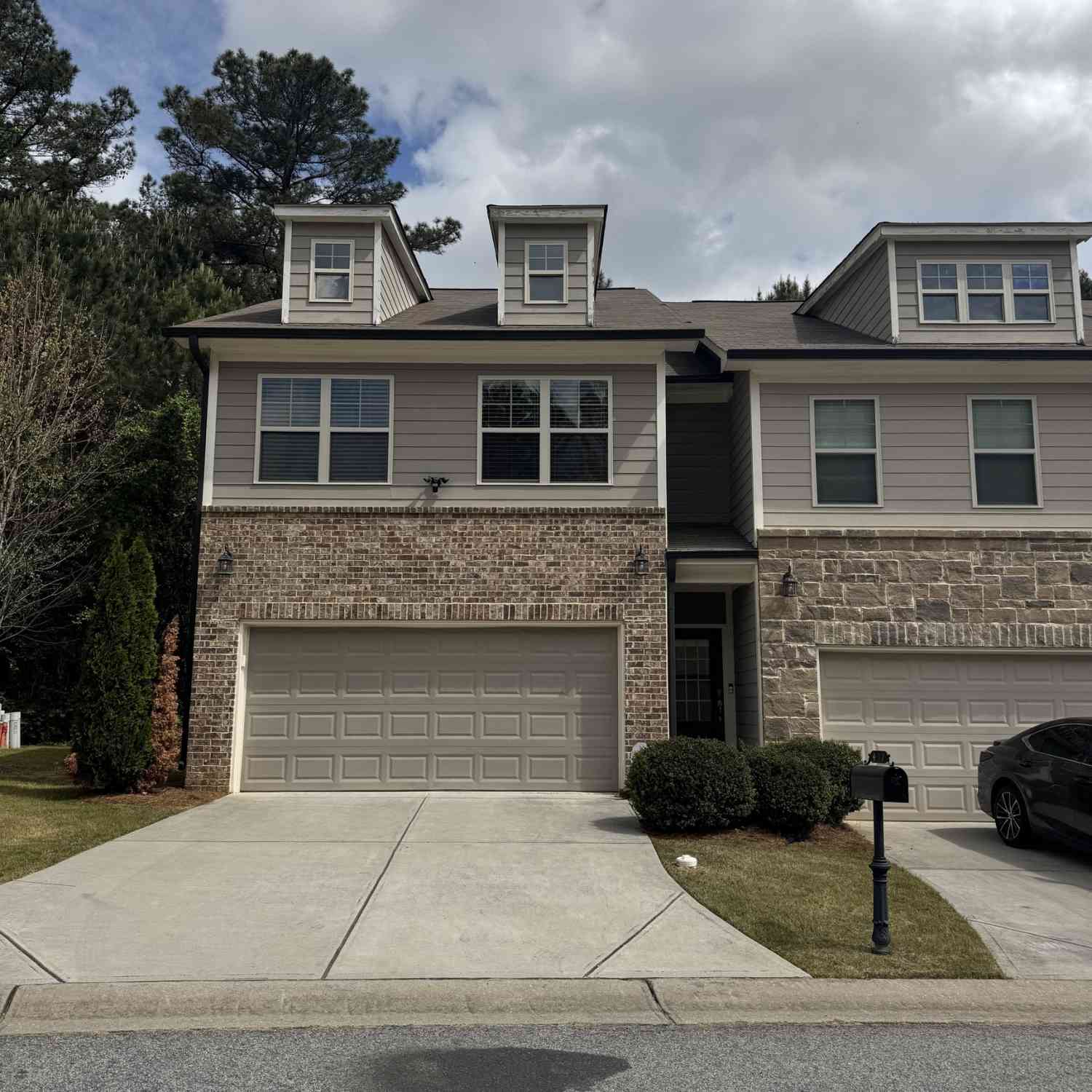 Townhouse For Rent - 402 Mulberry Row SE<br/> Atlanta, GA 30354