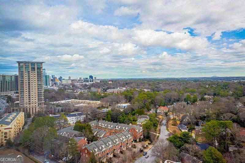 Condo For Rent - 2795 Peachtree Road #1909<br/> Atlanta, GA 30305