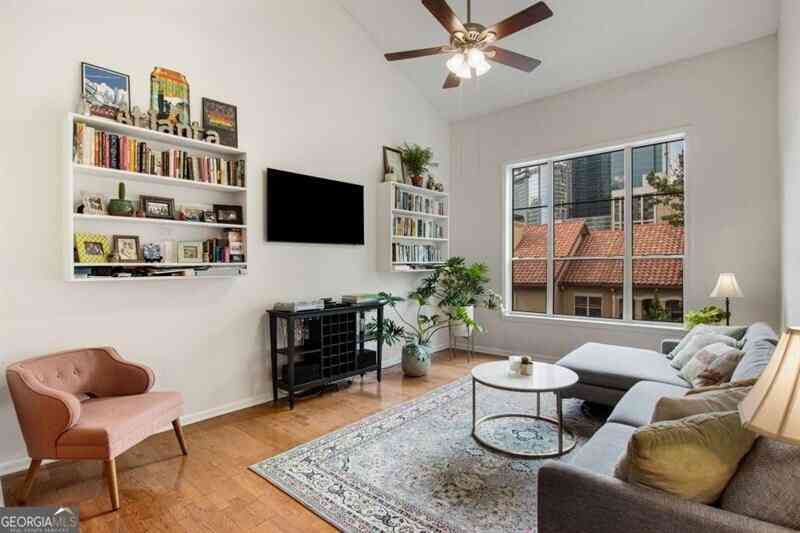 Condo For Rent - 955 Juniper Street NE #3327<br/> Atlanta, GA 30309