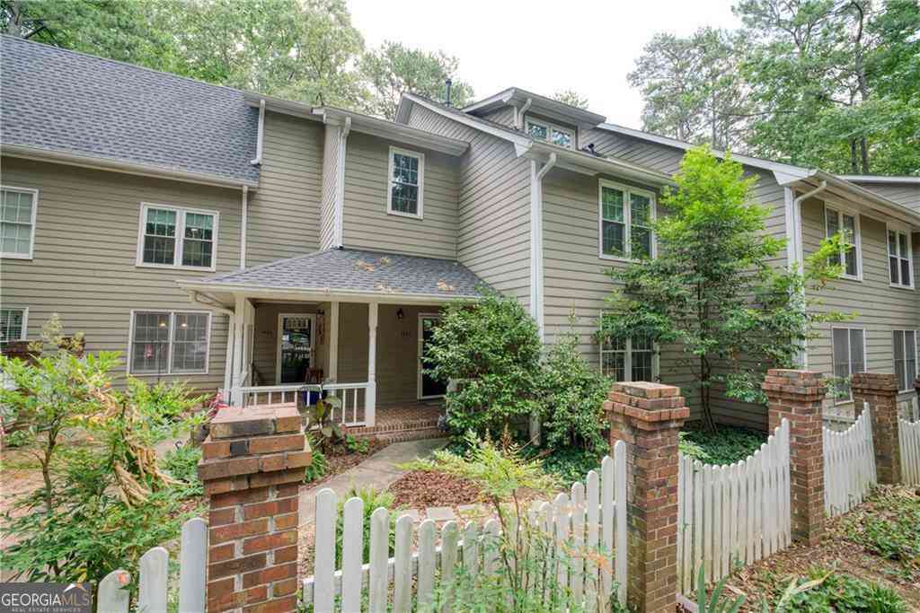 Townhouse For Rent - 1445 Oakridge Circle<br/> Decatur, GA 30033