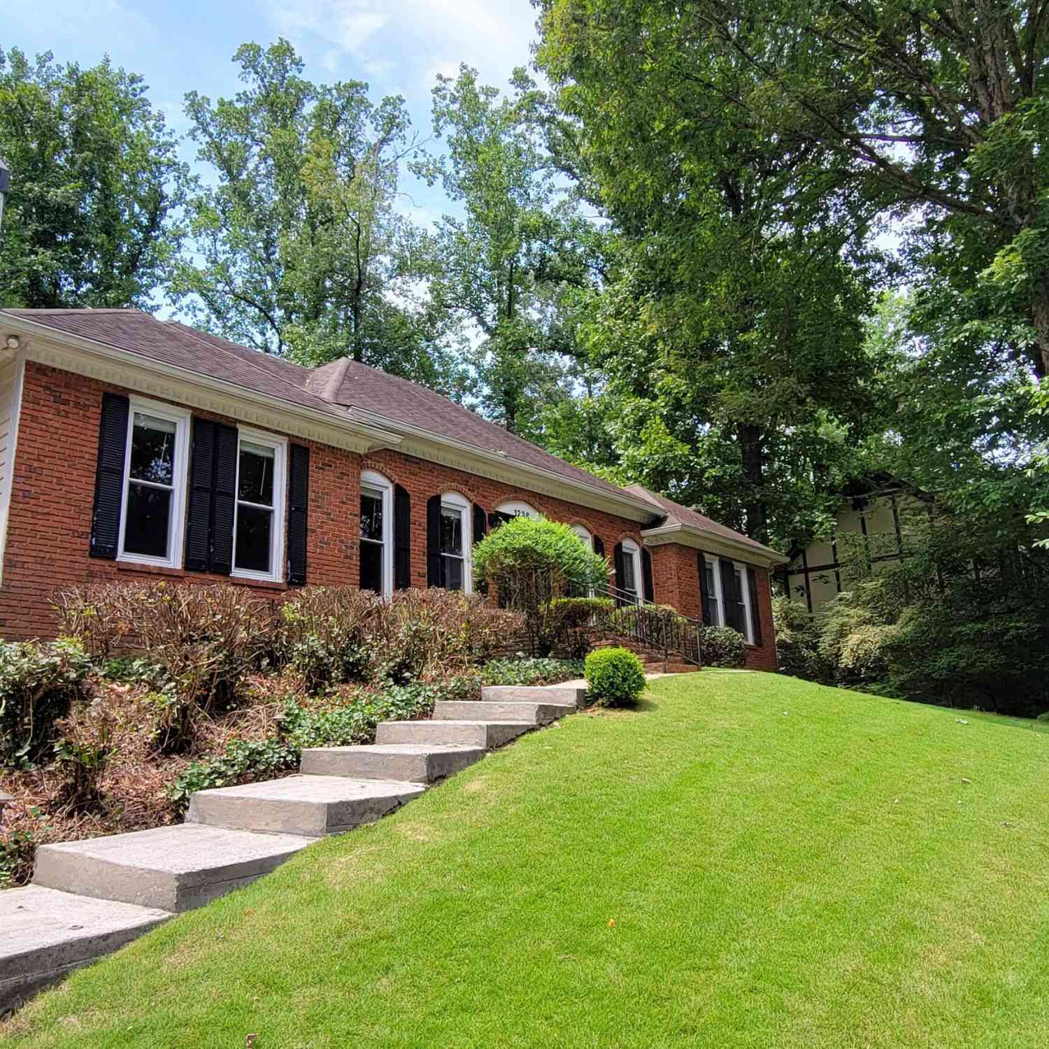 Homes For Rent - 1238 Dunbrooke Lane<br/> Dunwoody, GA 30338