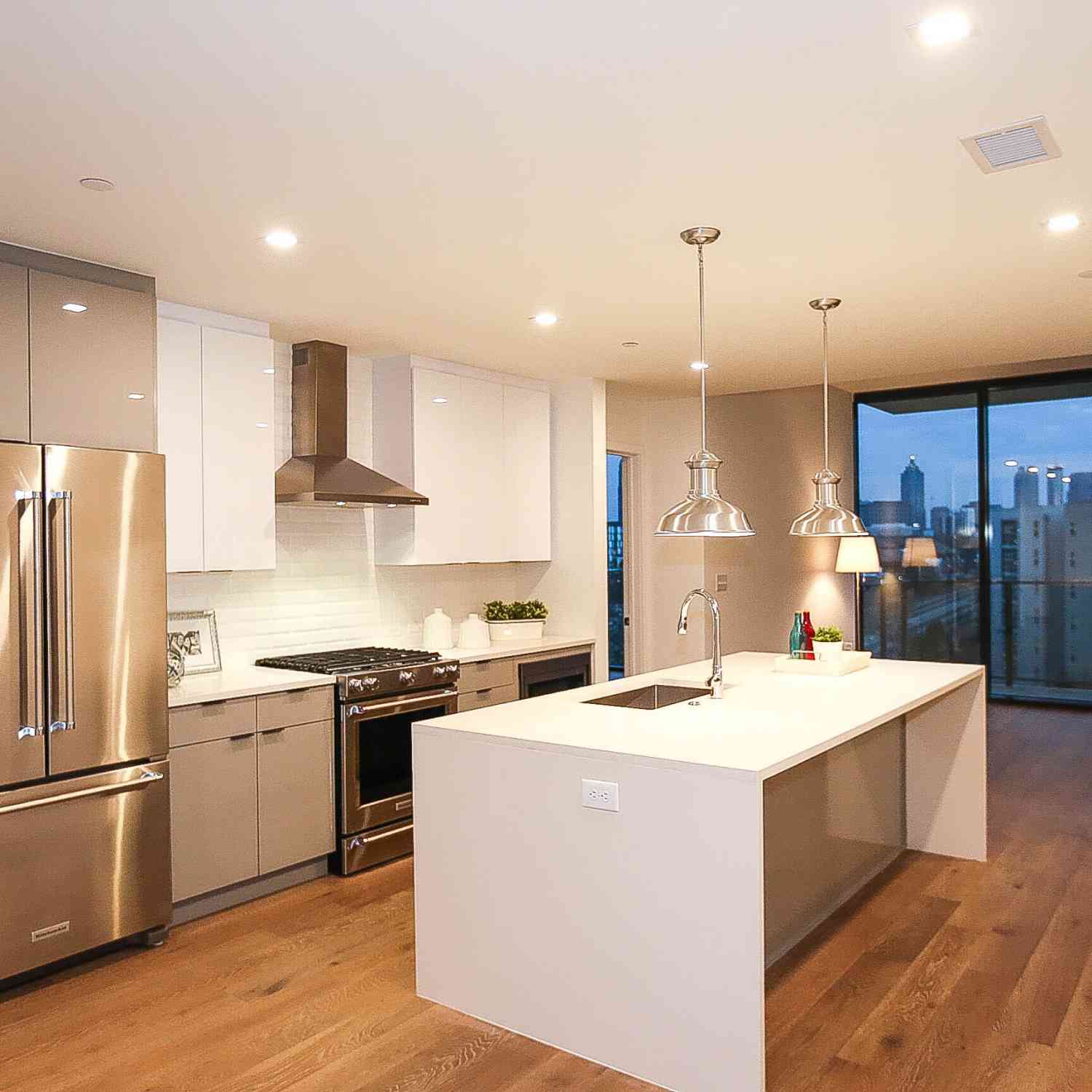 Condo For Rent - 788 W Marietta Street NW #303<br/> Atlanta, GA 30318