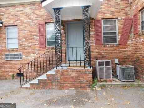 Apartment For Rent - 101 S Zetterower Avenue #E<br/> Statesboro, GA 30458