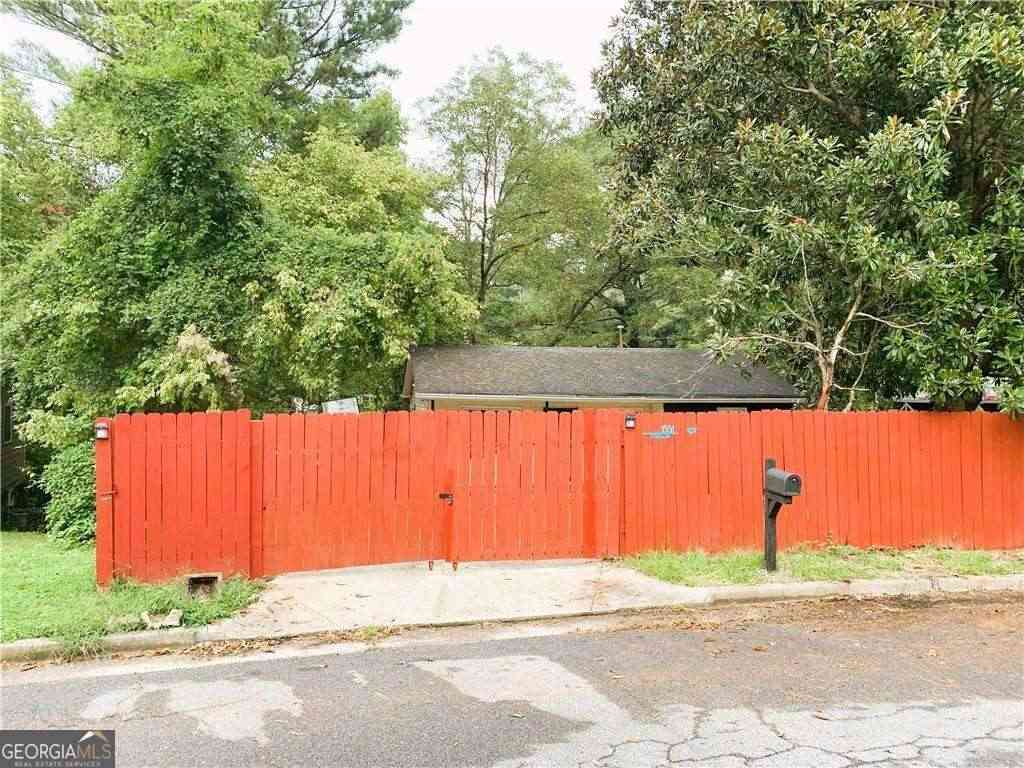 Homes For Rent - 1551 Ferno Drive NW<br/> Atlanta, GA 30318