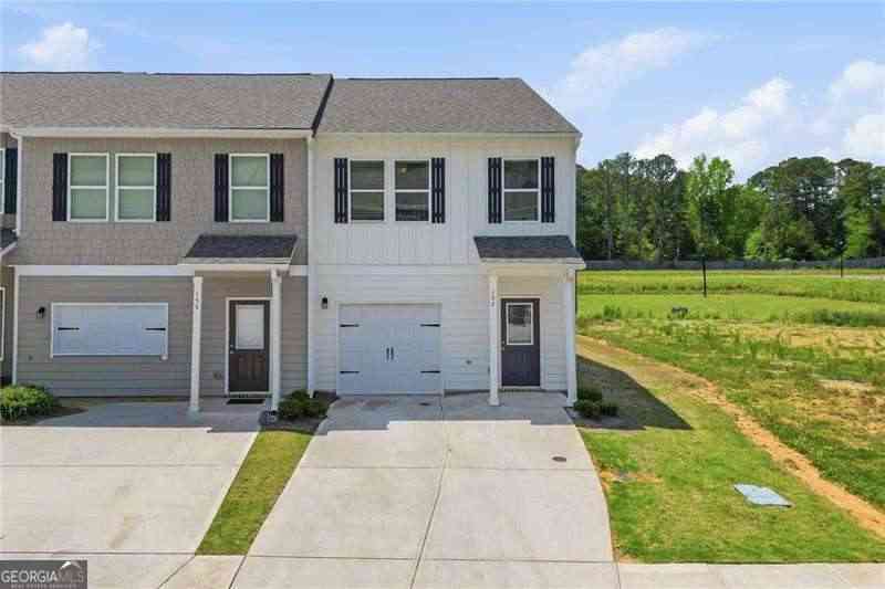 Townhouse For Rent - 157 Village Green Drive<br/> Bartow County, Adairsville, GA 30103