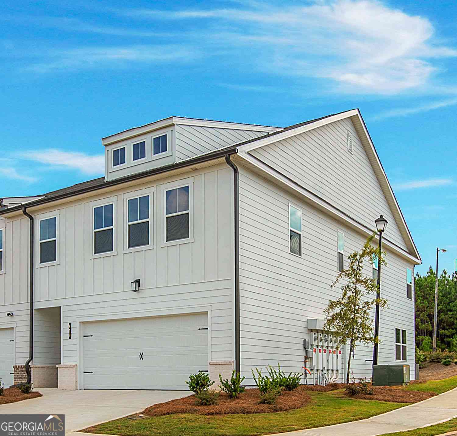 Townhouse For Rent - 410 Point Place Drive<br/> Loganville, GA 30052