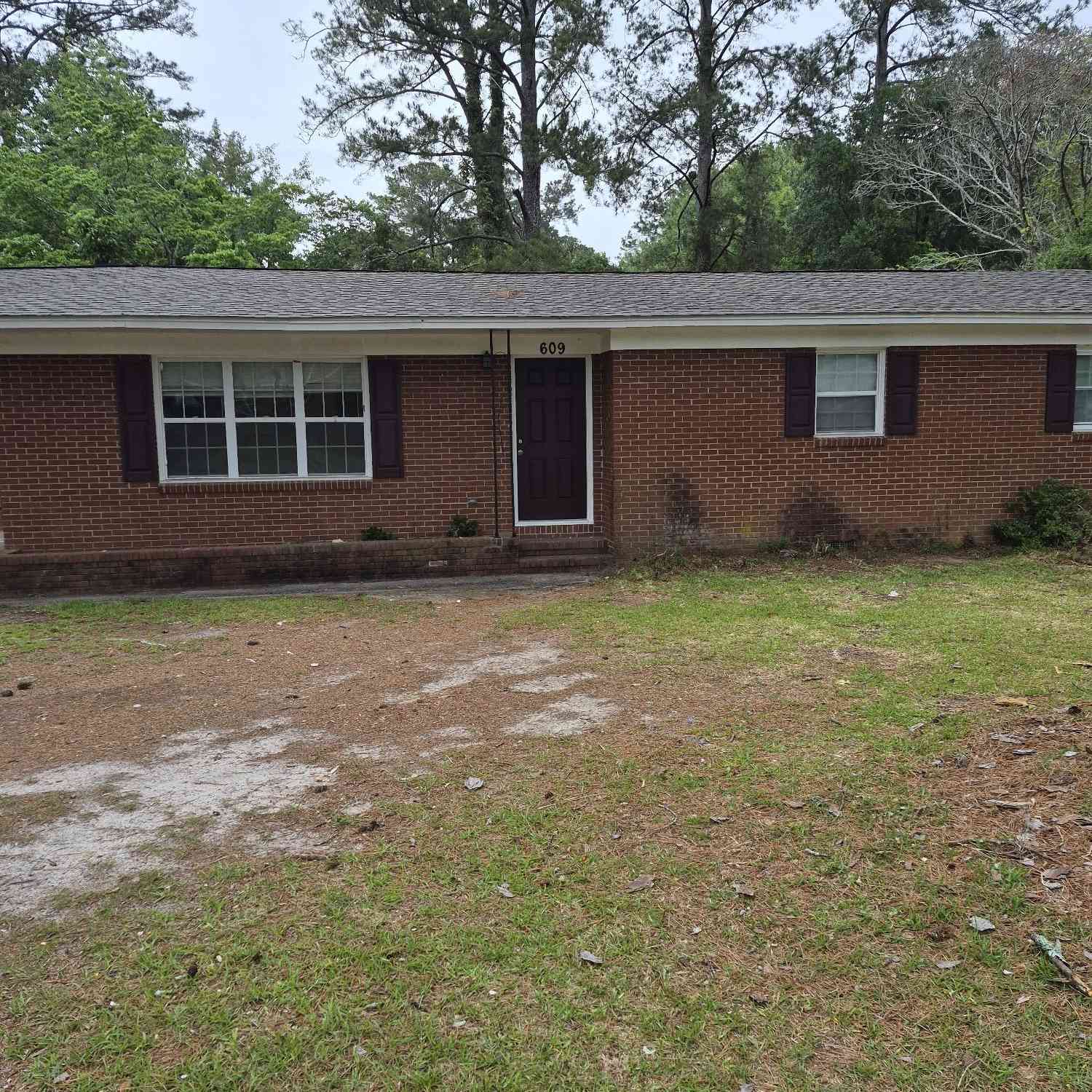 Homes For Rent - 609 Briarcliff Road<br/> Dublin, GA 31021