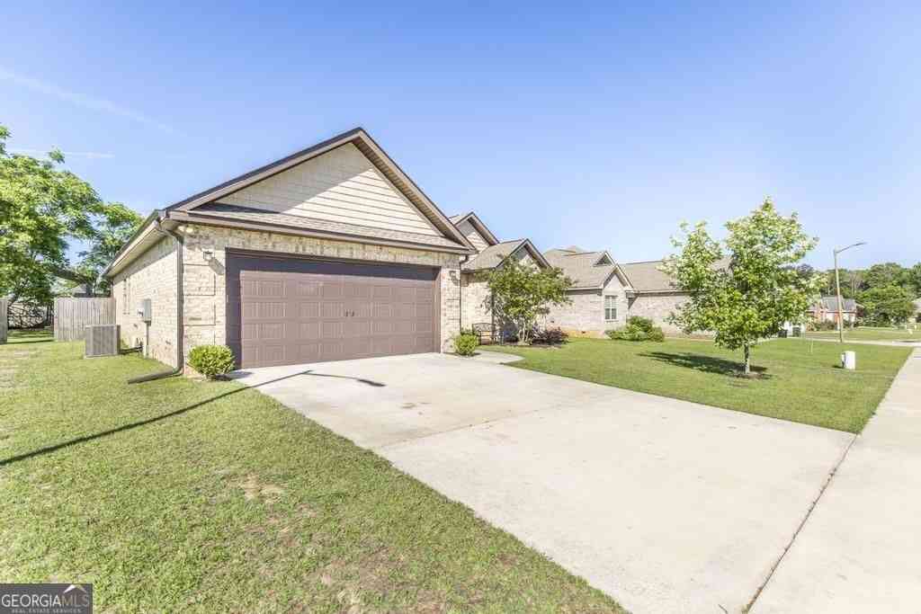 Homes For Rent - 113 Gray Fox Crossing<br/> Bonaire, GA 31005