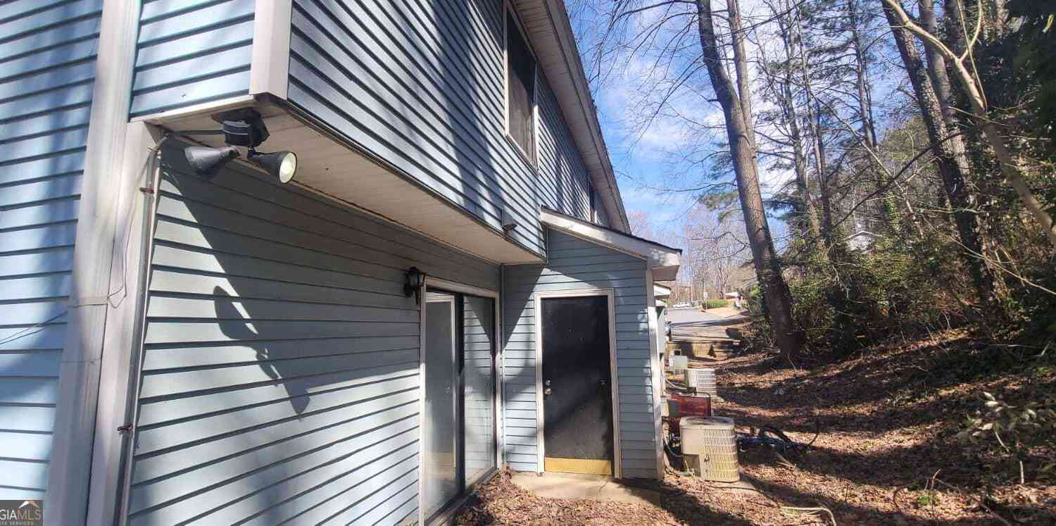 Multifamily For Rent - 1570 Oakpointe Drive SW #B<br/> Marietta, GA 30008