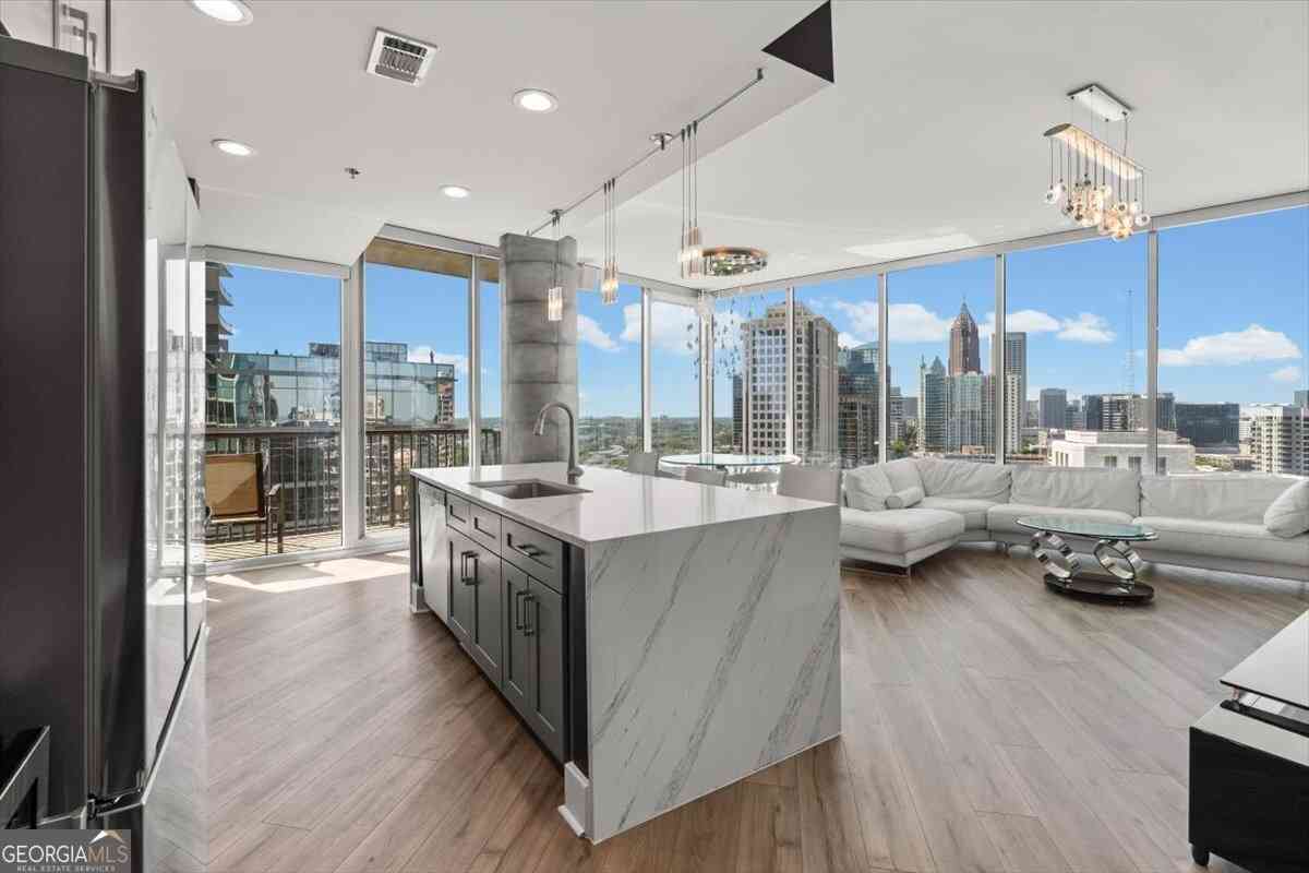 Condo For Rent - 1080 Peachtree Street NE #2110<br/> Atlanta, GA 30309