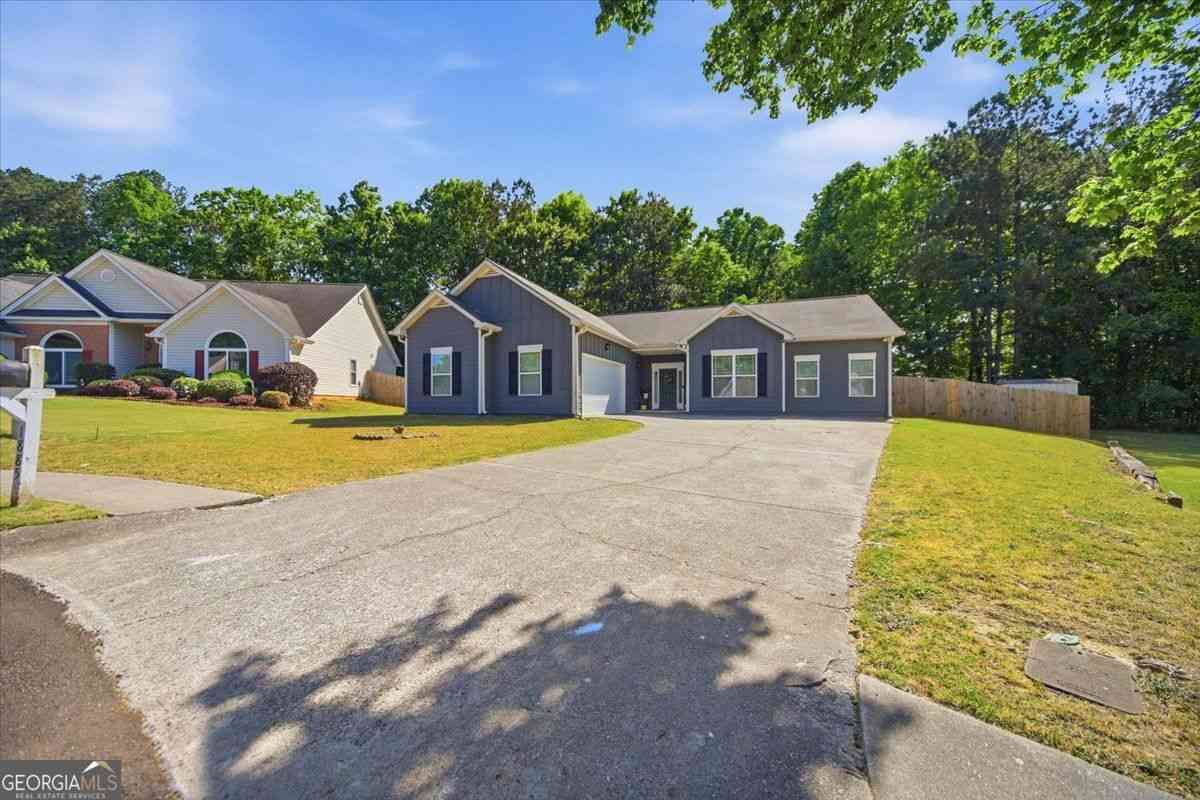 Homes For Rent - 1885 Nichols Landing Way<br/> Dacula, GA 30019