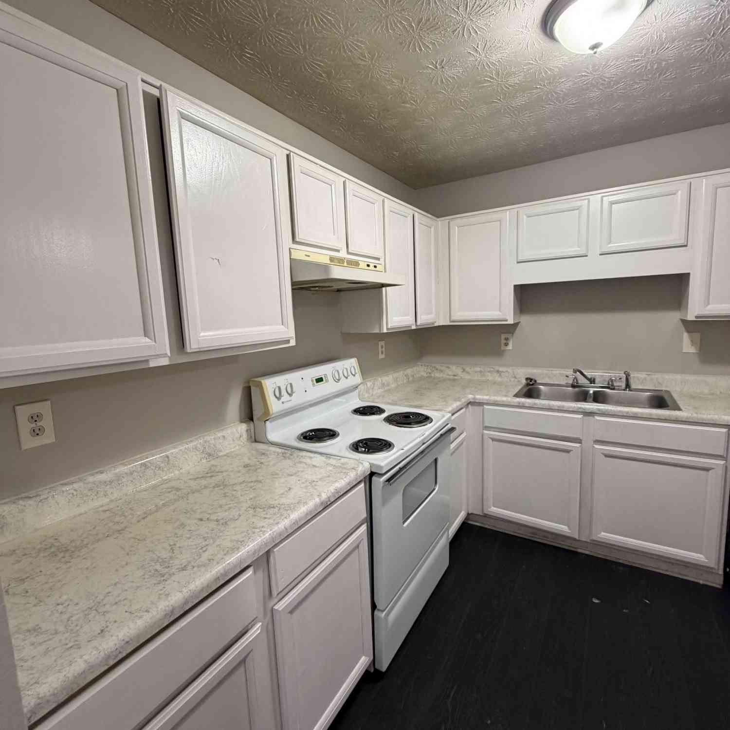 Townhouse For Rent - 1744 SE Bob White Lane<br/> Conyers, GA 30013