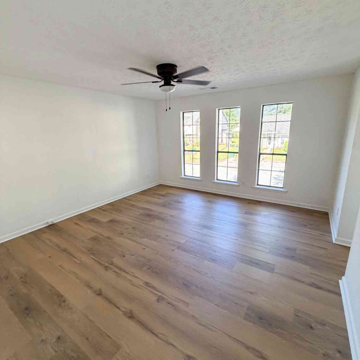 Townhouse For Rent - 869 Heritage Oaks Drive<br/> Stone Mountain, GA 30088