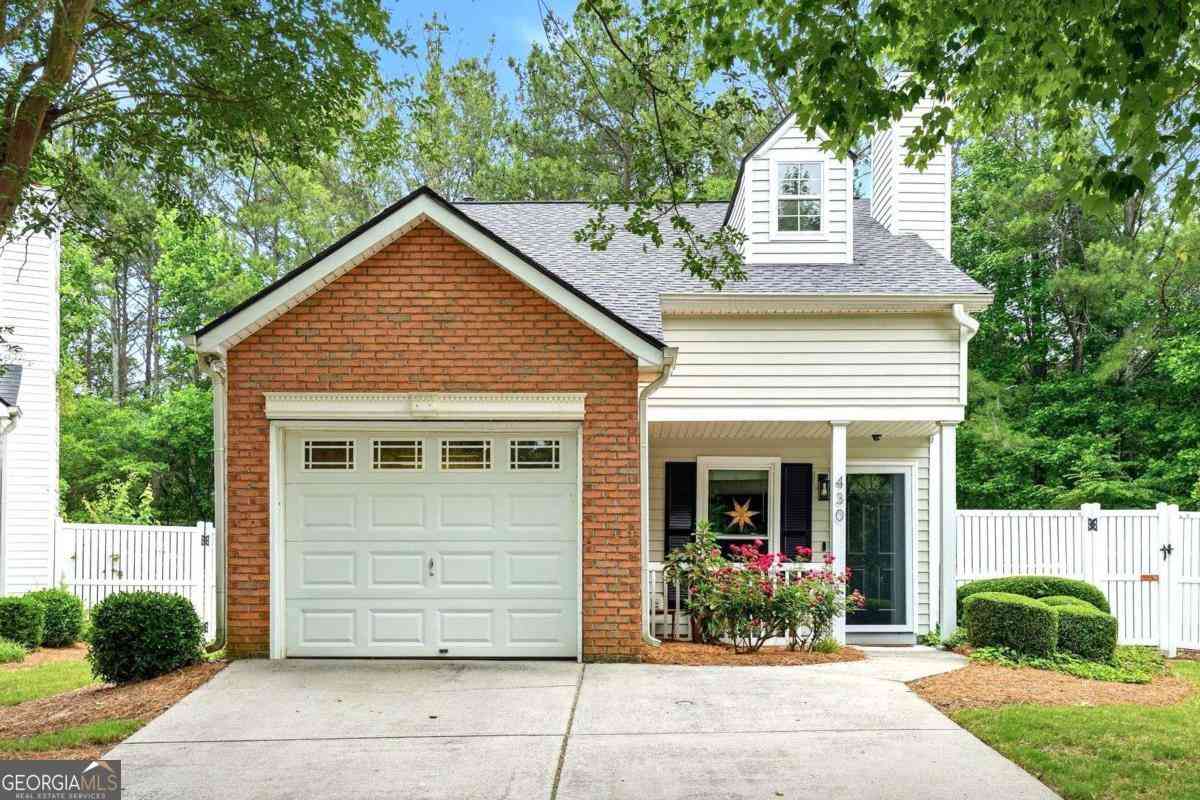 Homes For Rent - 430 Feyston Court<br/> Alpharetta, GA 30004