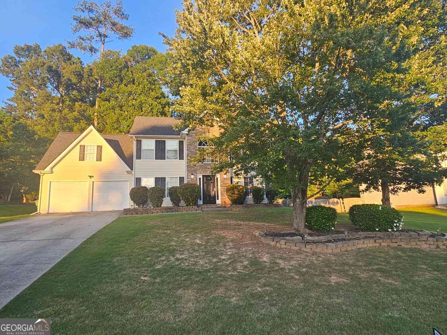 Homes For Rent - 9376 Carnes Crossing Circle<br/> Jonesboro, GA 30236