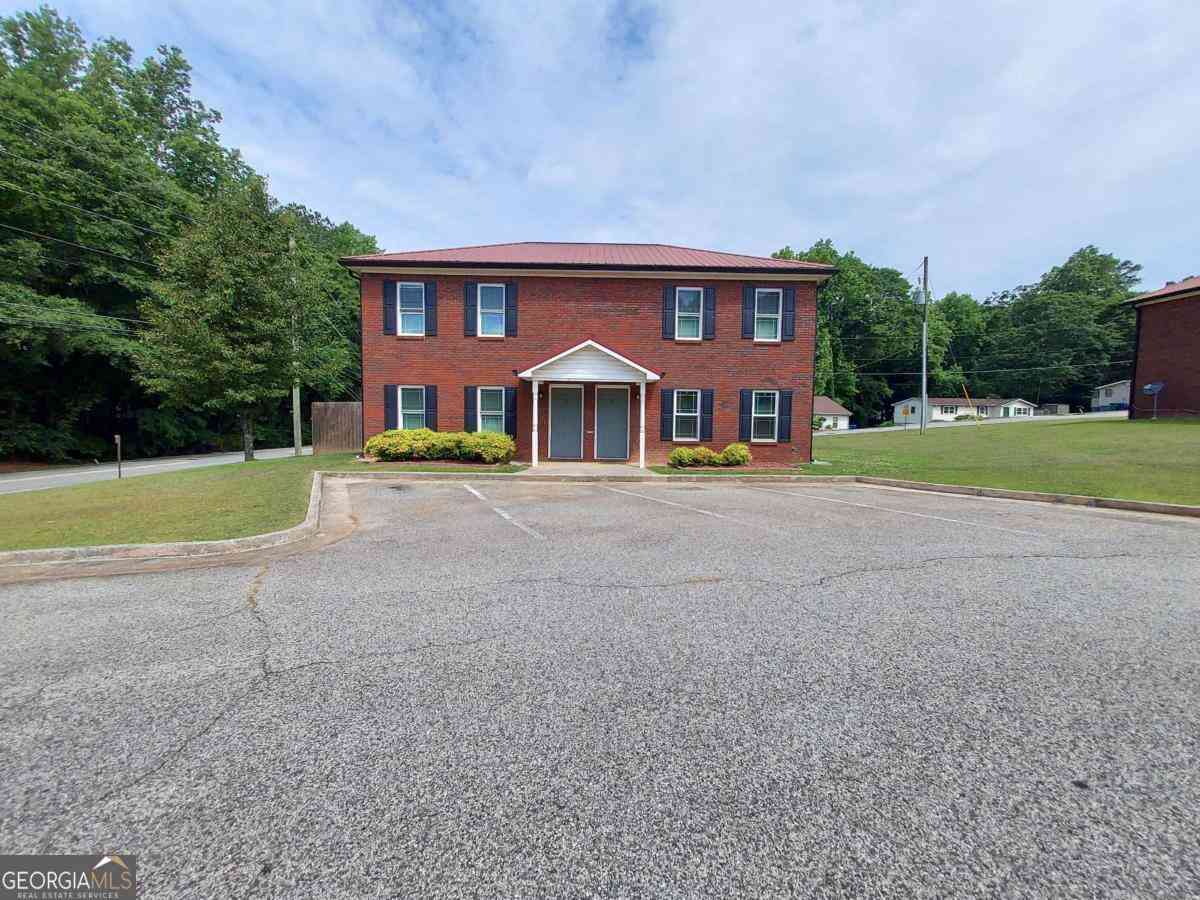 Multifamily For Rent - 160 Second Street #TOWNHOME 2<br/> Winder, GA 30680