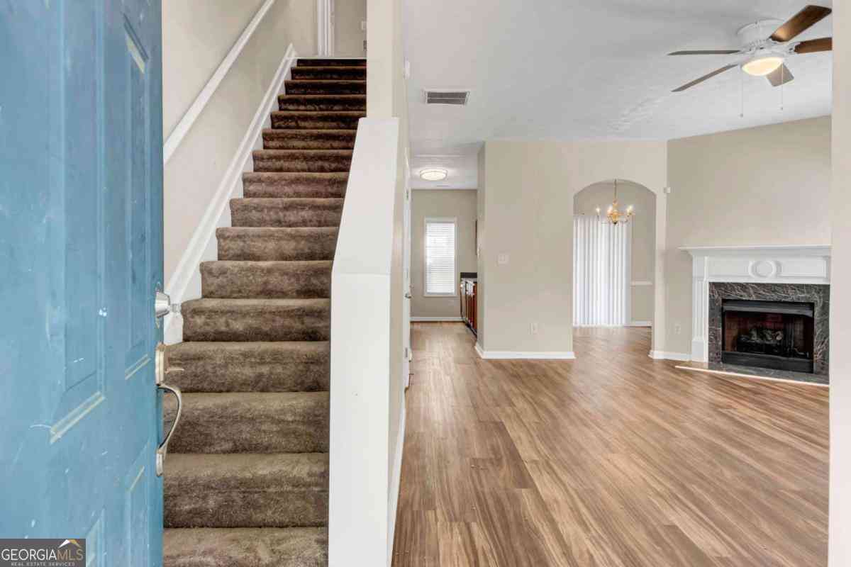 Townhouse For Rent - 4840 Hairston Parc Square<br/> Stone Mountain, GA 30083