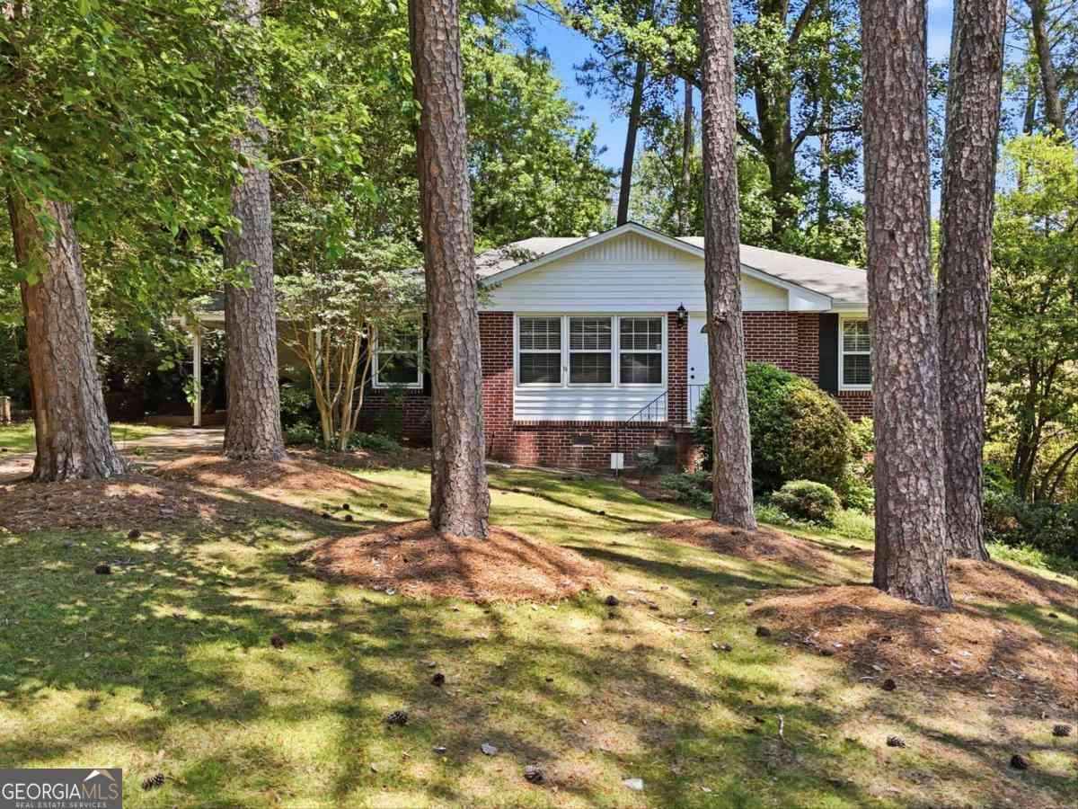 Homes For Rent - 1111 N Valley Drive<br/> Decatur, GA 30033