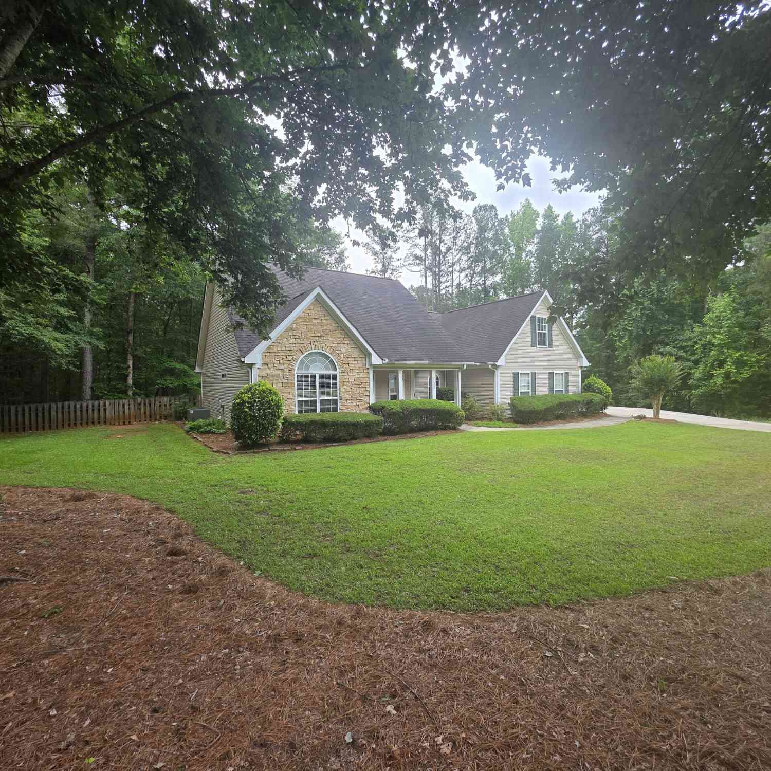 Homes For Rent - 135 Kingsbrooke Cir<br/> Palmetto, GA 30268