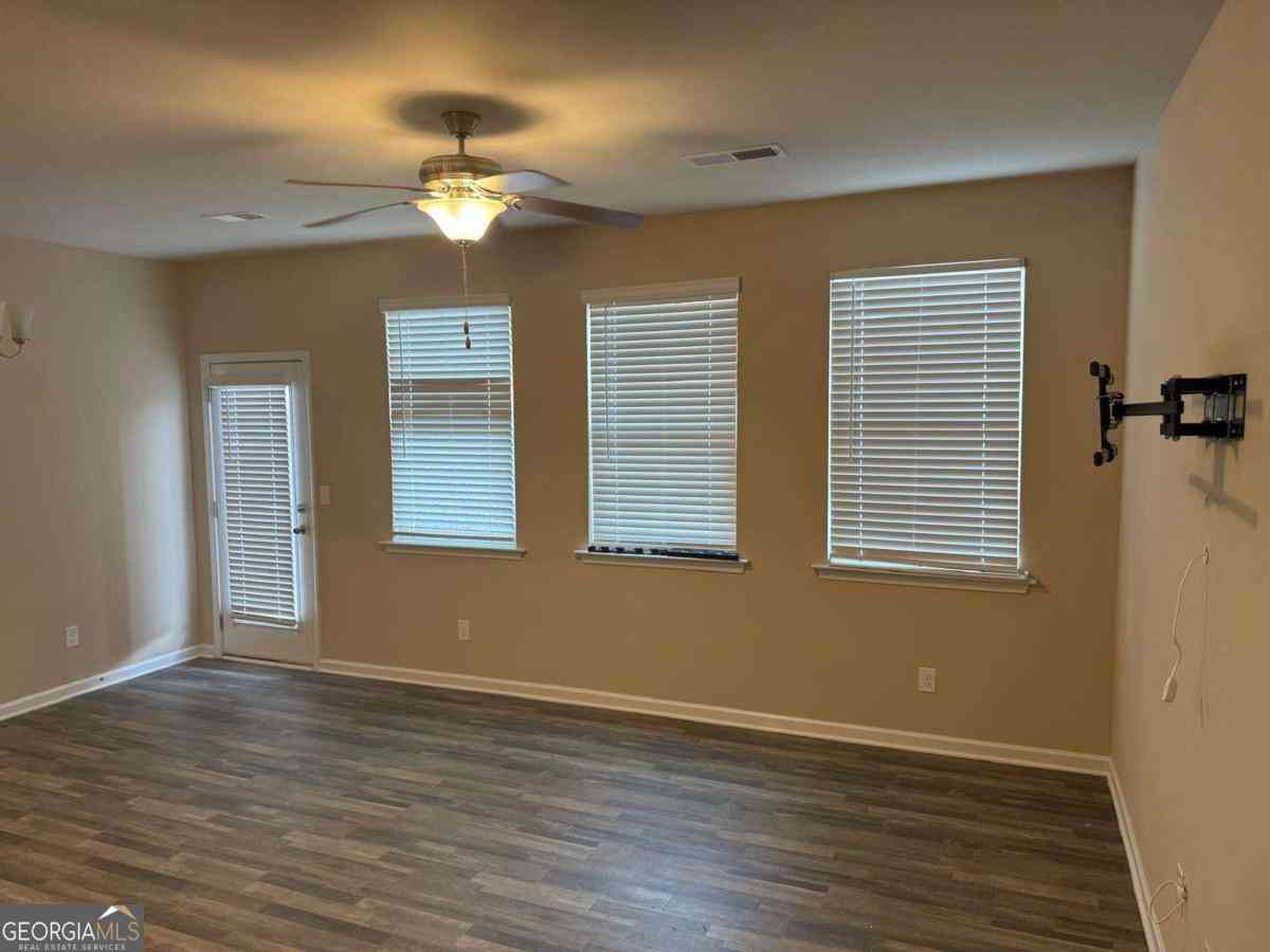 Townhouse For Rent - 2824 Hillside Way<br/> Decatur, GA 30034