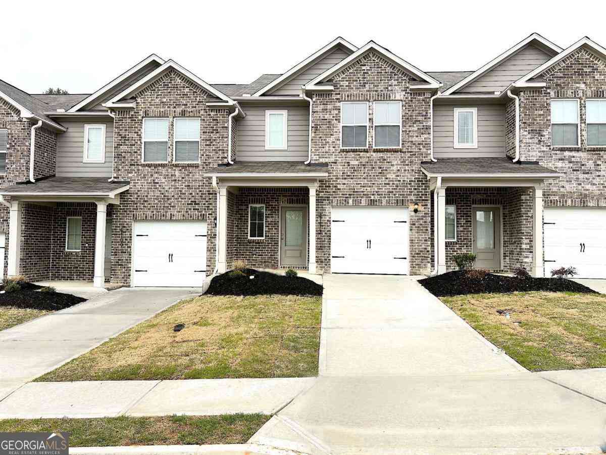 Townhouse For Rent - 4113 Oakwood Ter Court<br/> Hall County, Oakwood, GA 30566
