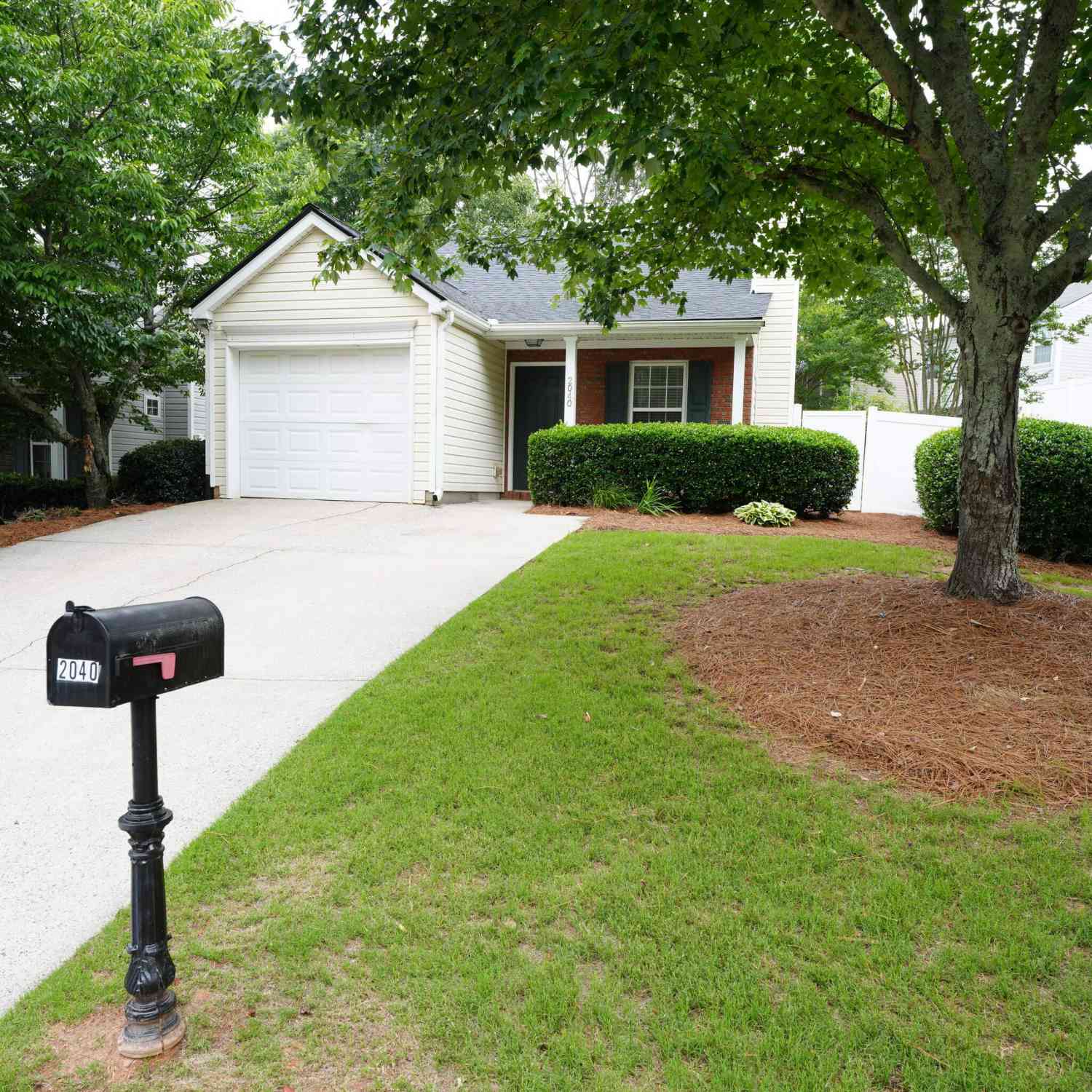 Homes For Rent - 2040 Keenland Court<br/> Cumming, GA 30040