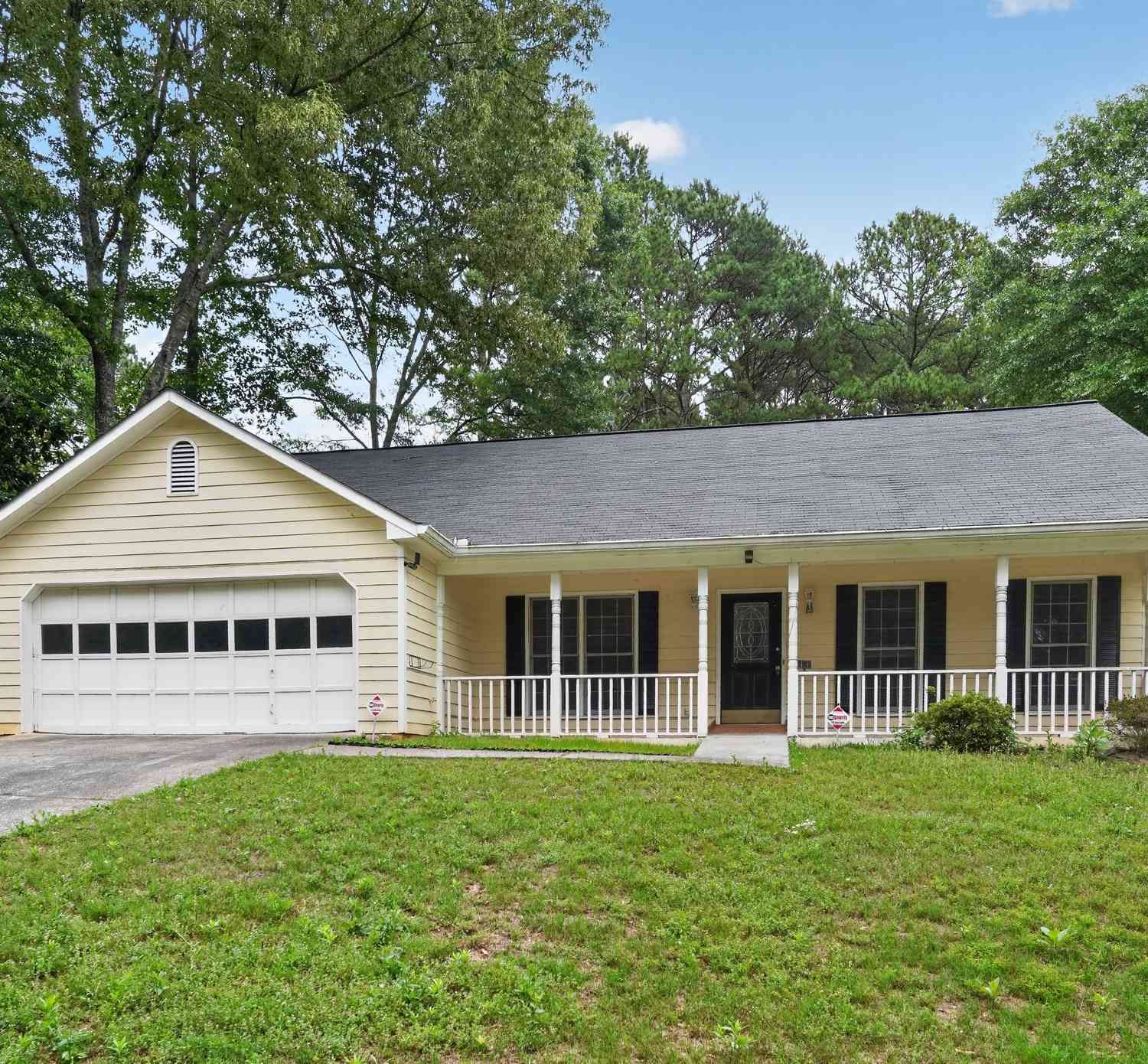 Homes For Rent - 1990 Hutton Drive<br/> Grayson, GA 30017