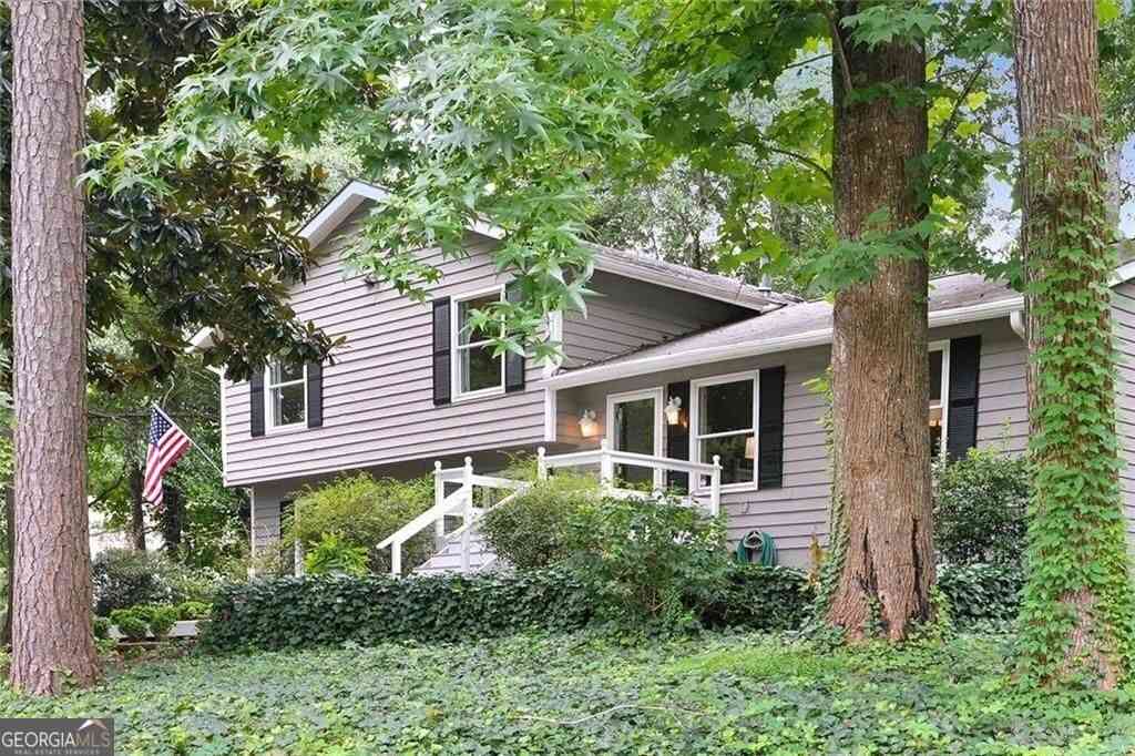 Homes For Rent - 130 Cains Cove Drive<br/> Alpharetta, GA 30009