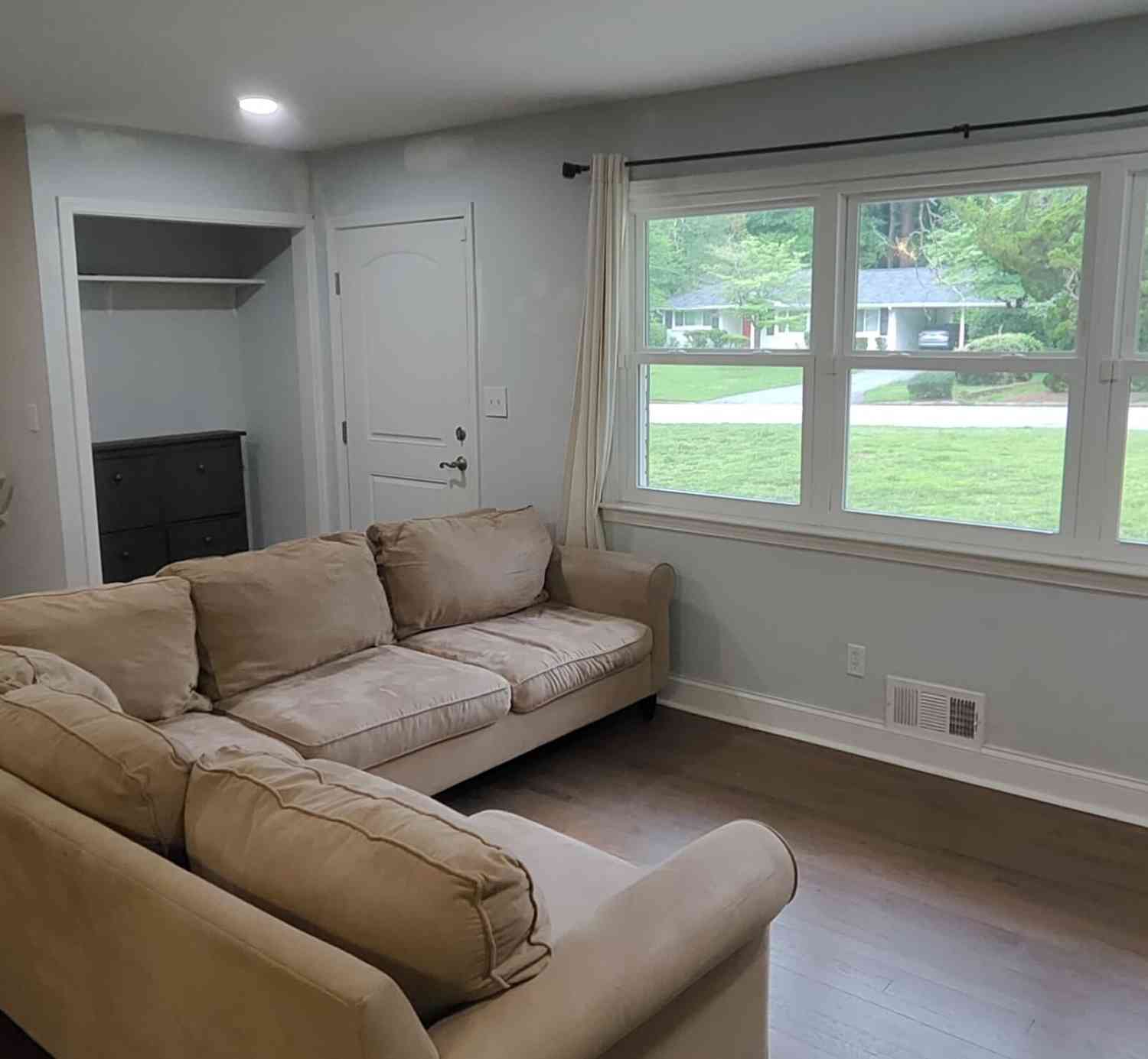 Multifamily For Rent - 2752 Arrowood Drive #UPSTAIRS<br/> East Point, GA 30344