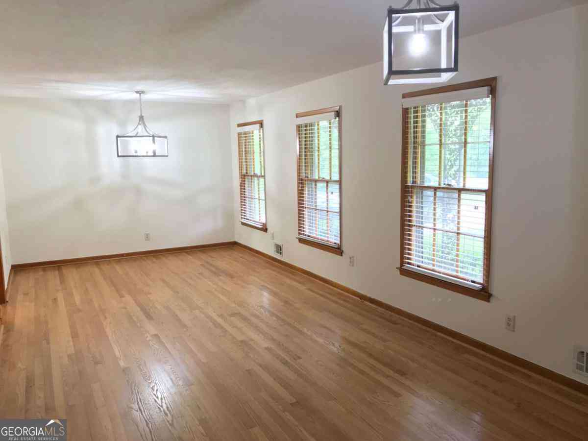 Homes For Rent - 1321 Mary Dale Drive<br/> Lilburn, GA 30047