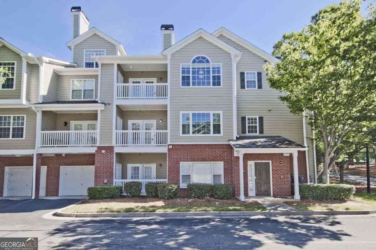 Condo For Rent - 8102 Woodland Lane #8102<br/> Alpharetta, GA 30009