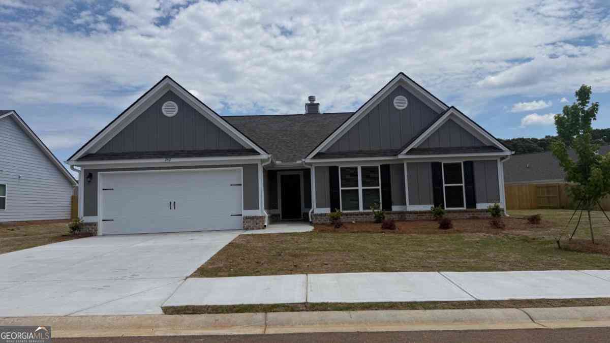 Homes For Rent - 242 Champions Lane<br/> Winder, GA 30680